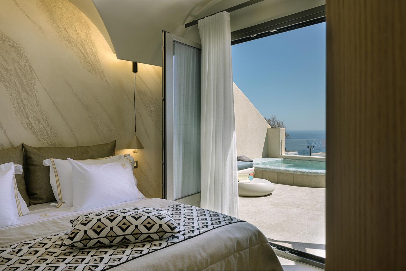 Room View La Madeleine - Santorini